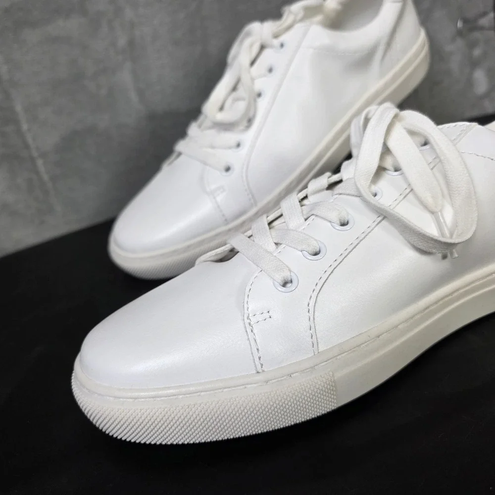 Banana Republic Sneakers Low Top Mens 10 White EXCELLENT Preppy Minimalist Basic